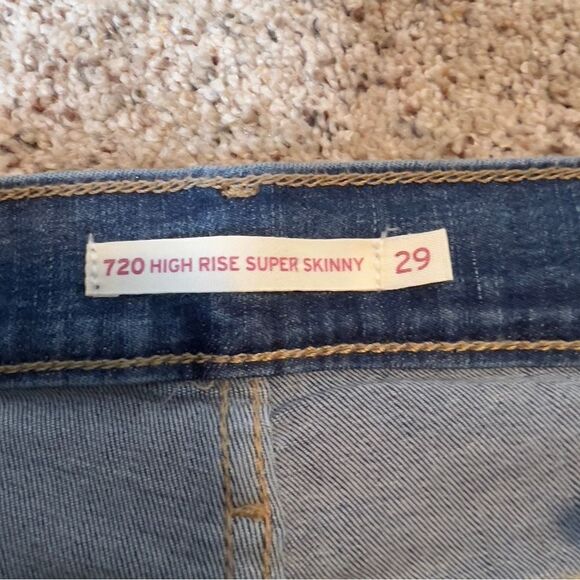 Levi’s 720 Women’s High Rise Distressed Super Skinny Jeans Size 29 - Picture 3 of 9